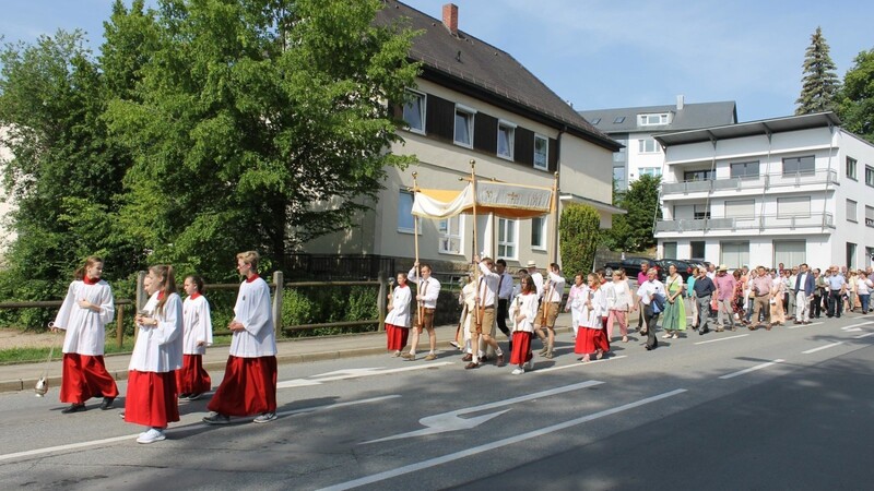 Normalerweise ziehen die Angehörigen der Pfarrei Sankt Josef an Fronleichnam durch Cham. Heuer fällt die Prozession aus.