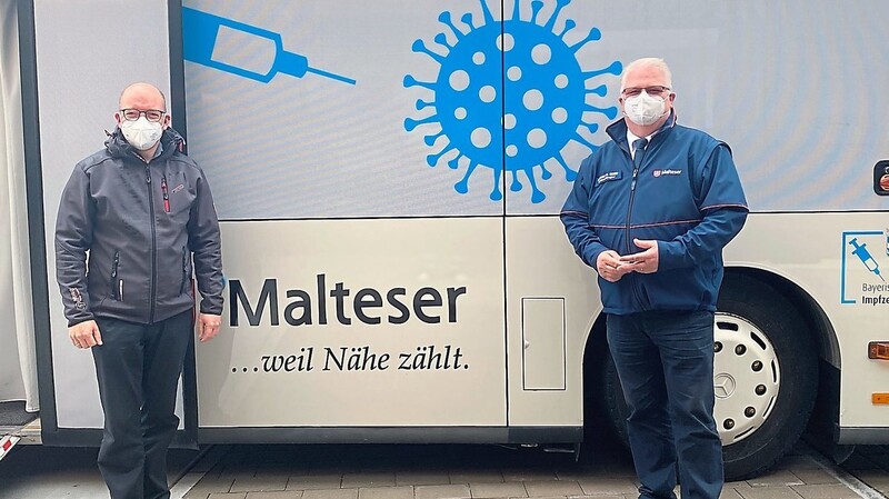 Der Impfbus der Malteser im Landkreis Landshut hat übrigens derzeit mit 300 Personen (drei Impfärzte) am Tag die höchsten mobilen Kapazitäten in Bayern.
