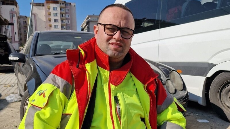 Der Straubinger Volkan Öztürk war als Helfer in Antakya. Er gehört zu einem fünfköpfigen Team des Regensburger Rettungsdienstes RKT.
