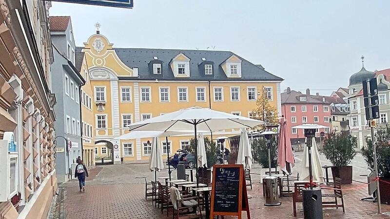 Das "Story" am Bismarckplatz darf vor dem Gebäude Stühle und Tische aufstellen.