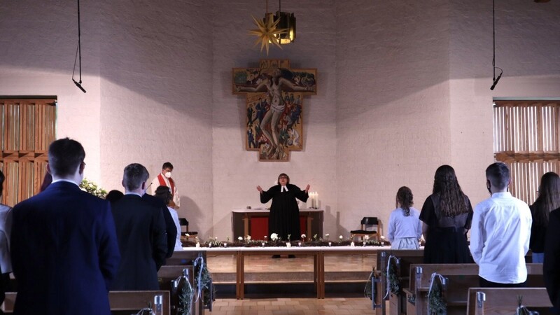 In der Versöhnungskirche fanden am Pfingstsonntag und Pfingstmontag Konfirmationen statt.