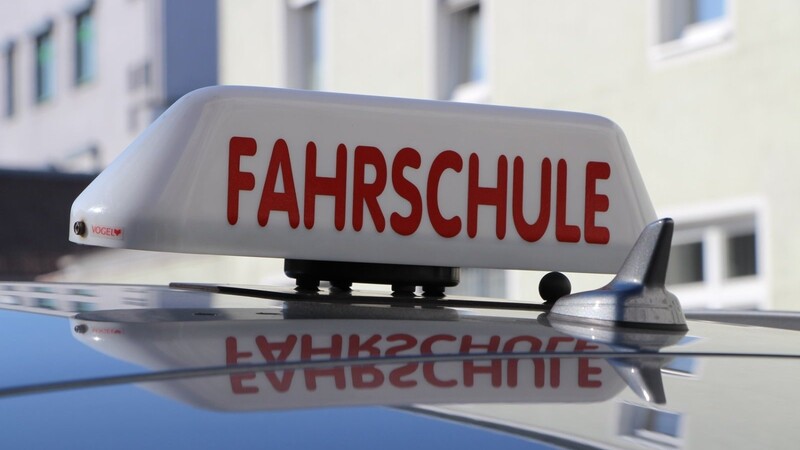 Fahrschulen haben in Bayern voraussichtlich bis 3. Mai geschlossen.