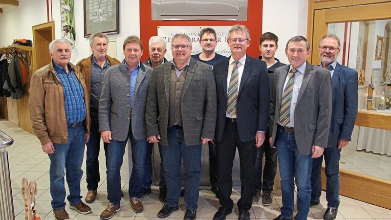 Die neugewählte Vorstandschaft mit dem Kreisvorsitzenden Hans Kraus (rechts).
