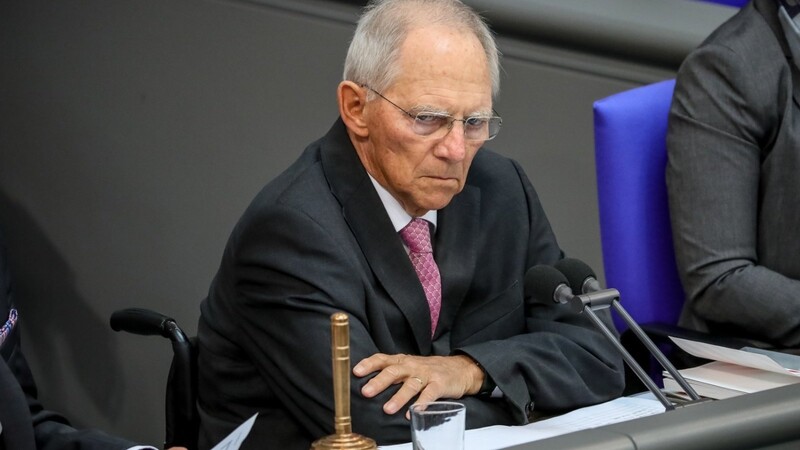 Wolfang Schäuble stellt sich klar hinter Friedrich Merz - wohl nicht ganz uneigennützig.