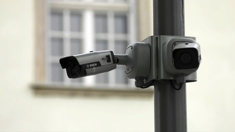 Am Montag werden dem Passauer Stadtrat neue Sicherheitsmaßnahmen vorgestellt, darunter ein mobiles Videoüberwachungssystem. (Symbolbild)