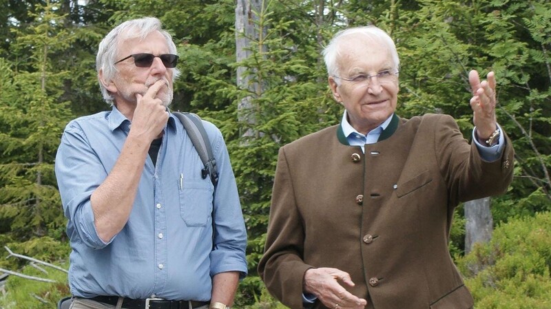 Herbert Pöhnl (li.) hat schon mit vielen Persönlichkeiten über den Nationalpark gesprochen - auch mit Ex-Ministerpräsident Edmund Stoiber.