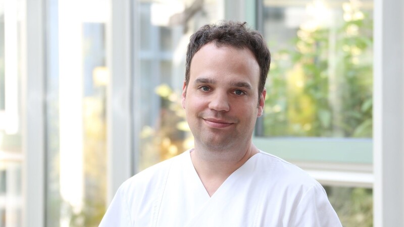 Dr. Christoph Lassen ist Leiter der Schmerzambulanz und der Schmerzklinik am Uniklinikum in Regensburg.