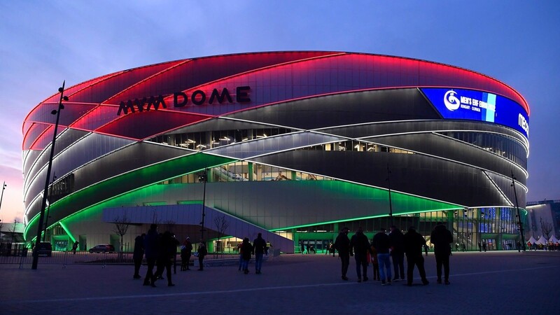In Gruppe 1 der Hauptrunde spielen Dänemark, Frankreich, Island, Niederlande, Kroatien und Montenegro in der MVM Dome-Handball-Arena in Budapest. Die Kapazität der Halle beträgt etwa 20.000 Zuschauer.