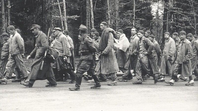 Todesmarsch von Häftlingen des KZ Dachau im Raum München, 29. April 1945.