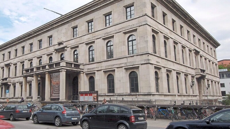 Die staatliche Hochschule für Musik und Theater München erschüttert schon der zweite Fall sexueller Gewalt innerhalb kurzer Zeit.