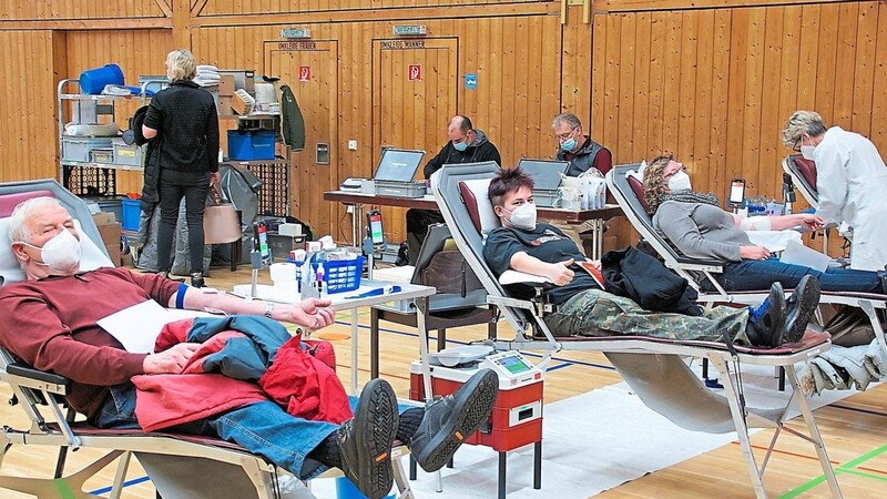 111 Spender fanden sich am Montag in der Miltacher Mehrzweckhalle zur Blutspende ein.
