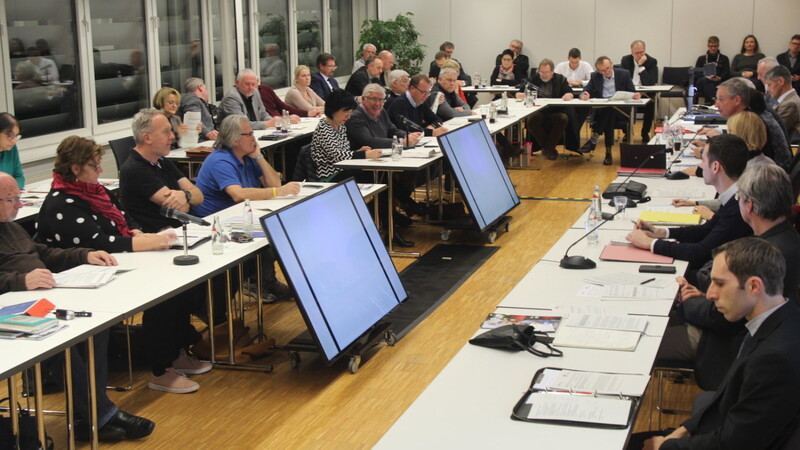 Blick in den Sitzungssaal des Stadtrats in den Räumen der Ausstellungs-GmbH.