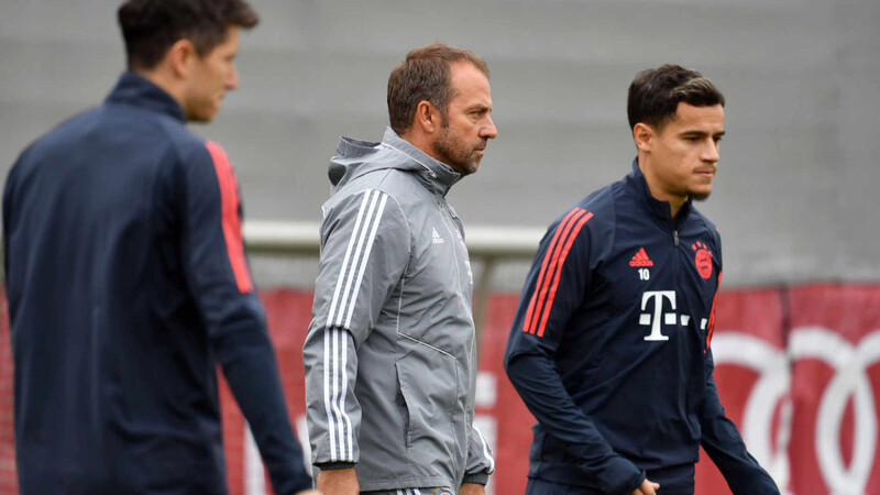 Hansi Flick bleibt mindestens bis zum Saisonende Trainer des FC Bayern.