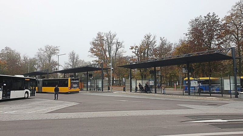 Am provisorischen Busbahnhof werden wohl noch länger die Busse anrollen.
