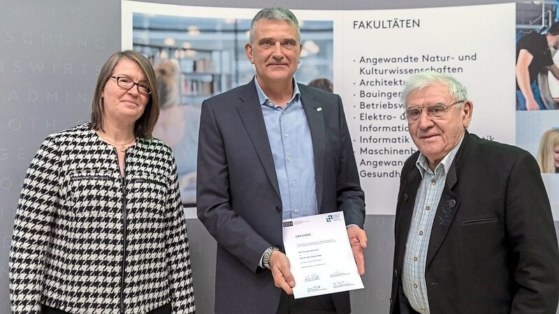 "Preis für gute Lehre" - Birgit Rösel, Thomas Falter (Preisträger) und Gert Wölfel.