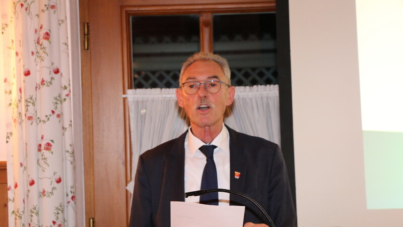 Bürgermeister Georg Krojer informierte über die Gemeindepolitik.
