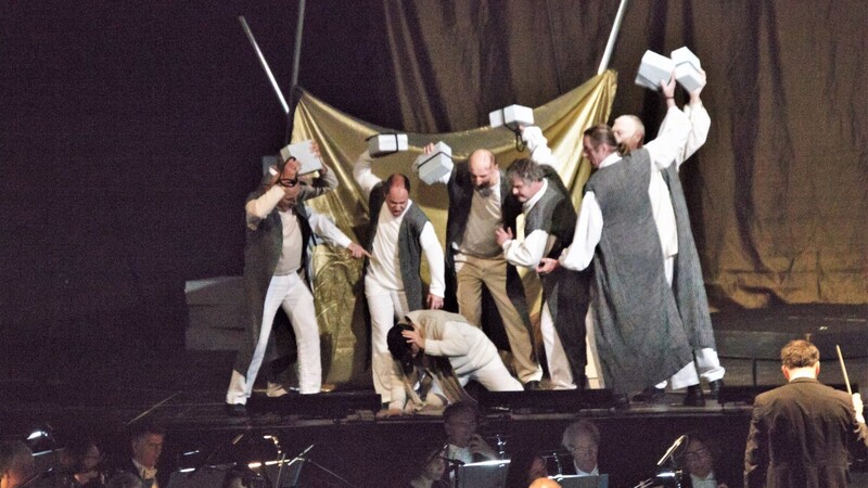 Große Oper: Liebe, Eifersucht und dramatische Ausbrüche bestimmten die Aufführung in der Stadthalle.
