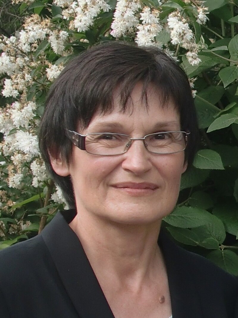 Redakteur(in) Frau Anna Rieser
