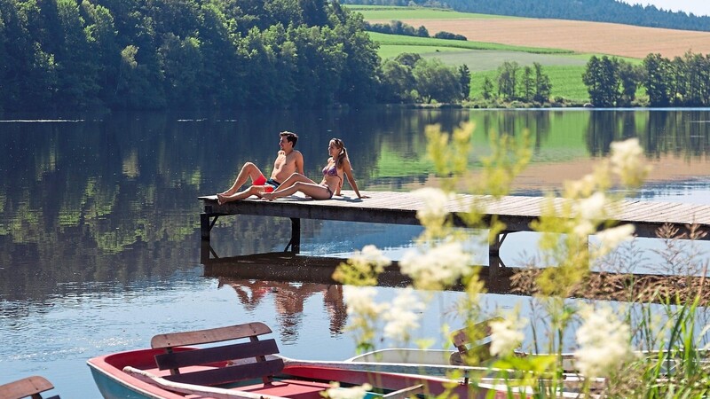 Die Idealvorstellung von Urlaub: Die Gäste genießen die schöne Natur, so wie hier am Blaibacher See.