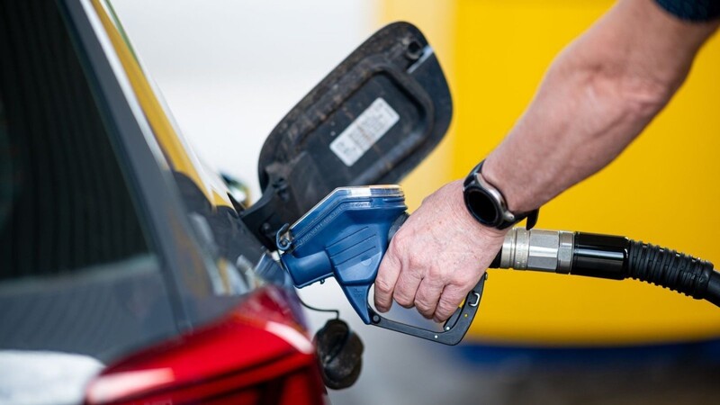 Die Preise für Diesel sind zuletzt wieder gestiegen - und sind nun teurer als vor der Steuersenkung am 1. Juni.