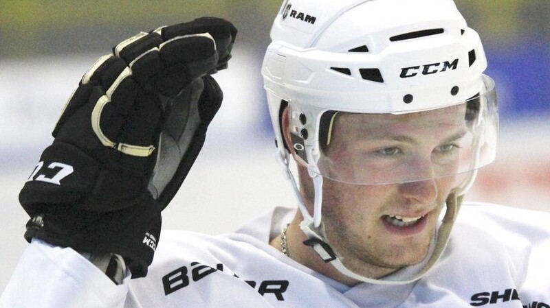 Tom Kühnhackl feierte ein erfolgreiches NHL-Debüt bei den Pittsburgh Penguins.