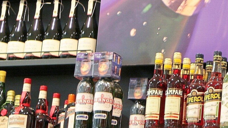 Jugendliche können in Regensburg zu leicht Spirituosen kaufen. Zu diesem Ergebnis kommt das Jugendamt nach wiederholten Jugendschutzkontrollen in diesem Jahr.