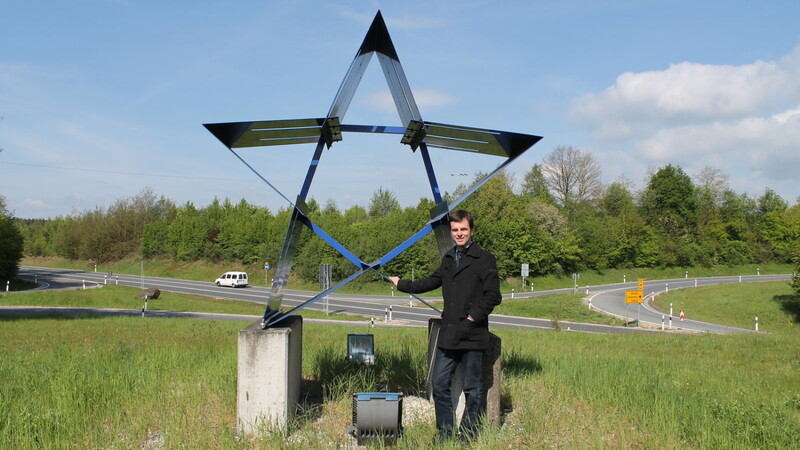 Europa zum Anfassen. Der Stern entstand 2007 im Rahmen des Projekts "Kunst am Straßenrand".