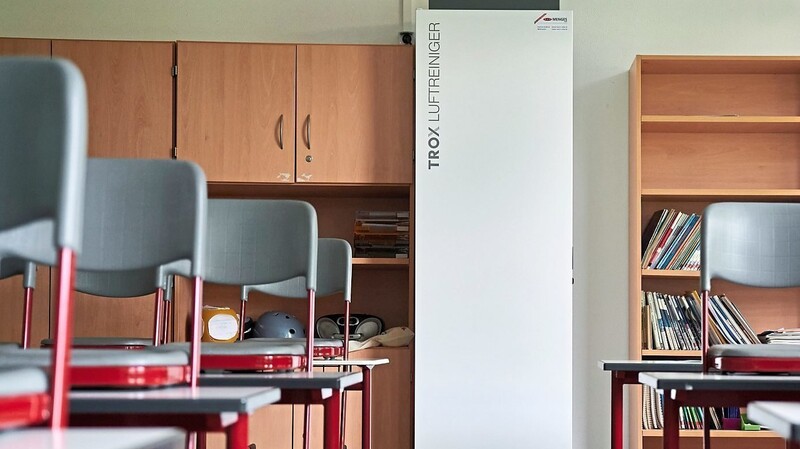 Insgesamt 338 Räume sollen in Landshuter Schulen und Kindertageseinrichtungen mit den Luftfilteranlagen ausgestattet werden - doch nicht in allen Räumen sind die Voraussetzungen dafür gleich, sagt die Stadt.