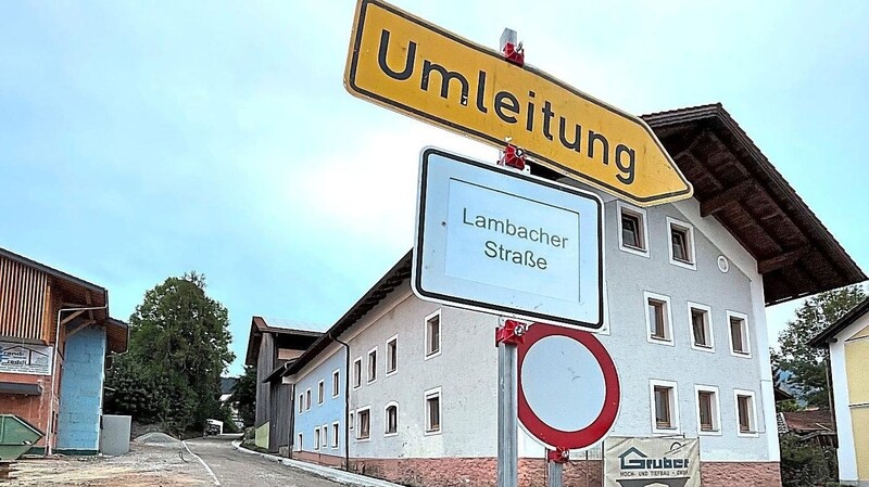 Sofern das Wetter mitspielt, wird die Lambacher Straße in den ersten Septembertagen wieder für den Verkehr freigegeben.