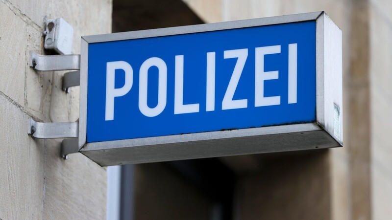 Die Deggendorfer Polizei musste wegen einer Schlägerei zum Luitpoldplatz ausrücken. (Symbolbild)