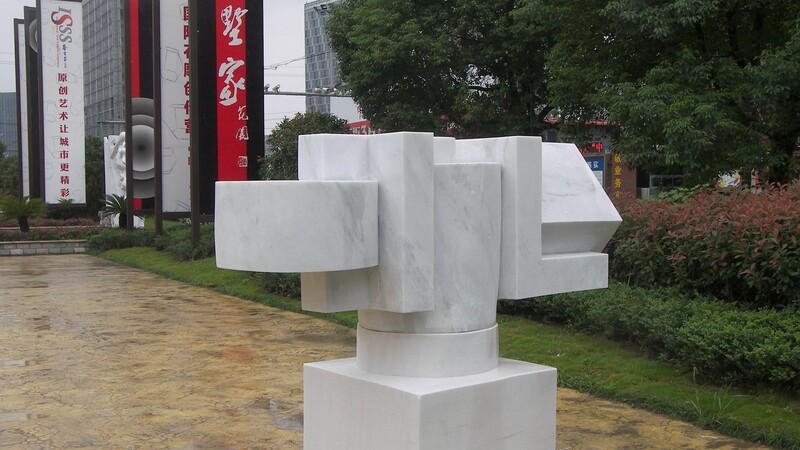 Diese Skulptur wird in einem chinesischen Wohnpark stehen.