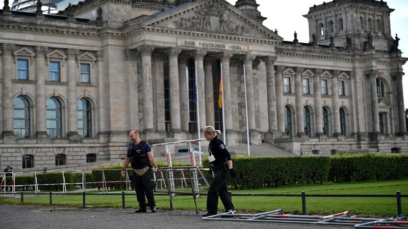 Die Eskalation am Reichstag in Berlin schockiert viele Politiker.