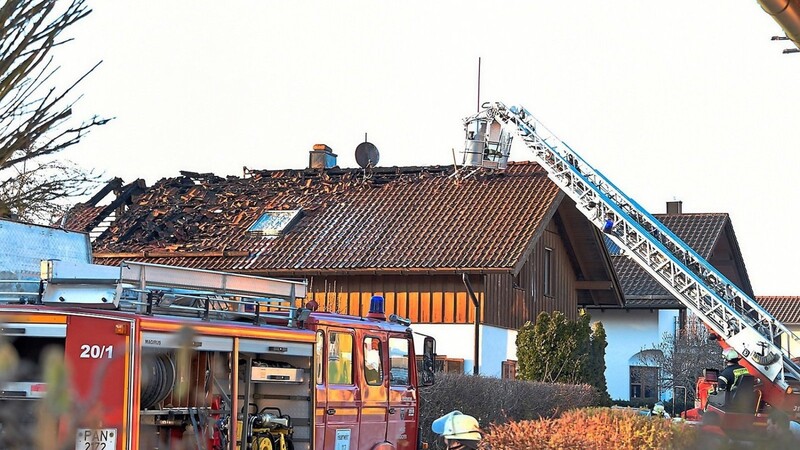 Bei dem Brand in Gangkofen entstand ein Schaden in Höhe von 150000 Euro. Verletzt wurde niemand.