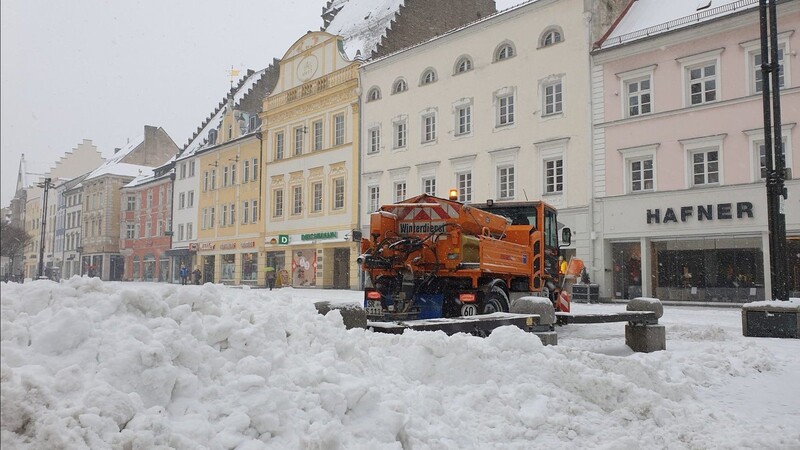 Am Dienstag schneit es heftig in weiten Teilen Bayerns, auch in Straubing.