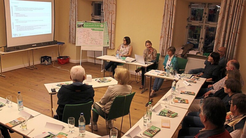 16 Interessierte nahmen am Workshop am Mittwochabend teil.