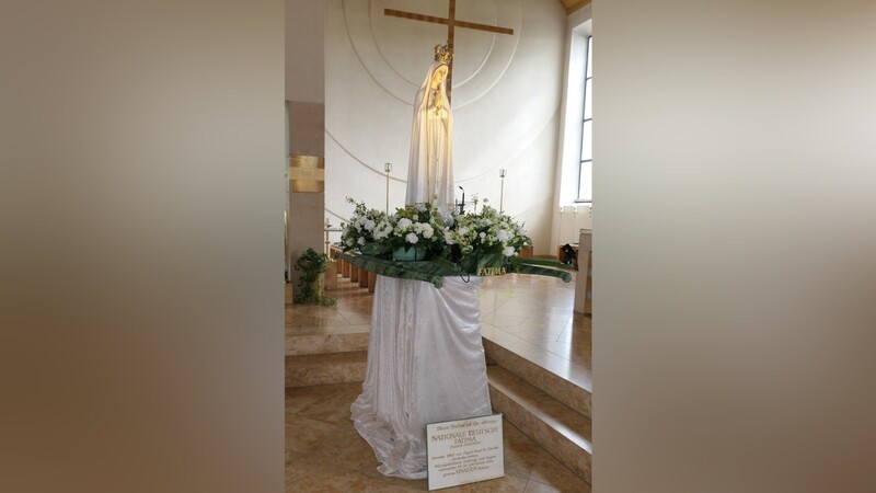 Am Wochenende macht die Fatima-Pilgermadonna, die 1967 von Papst Paul VI. eigens für Deutschland geweiht wurde, Station in der Wallfahrtskirche auf dem Bogenberg.