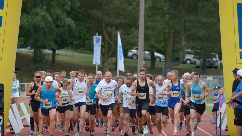 Am 36. Gäubodenvolksfestlauf am Mittwoch, 15. August, nahmen rund 300 Läufer teil.