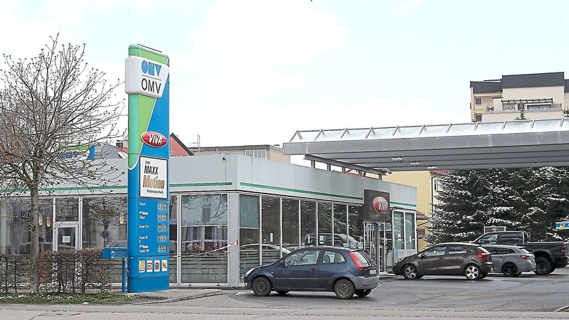 Bei der Tankstelle in der Luitpoldstraße erbeutete der Landshuter 650 Euro.