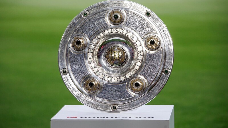 In der Bundesliga naht die Entscheidung, wer die Meisterschale gewinnen wird.