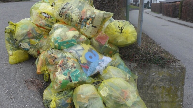 Seit der jüngsten Müllgebührenänderung ist der Gelbe Sack auch im Landkreis wieder Thema bei den Bürgern.