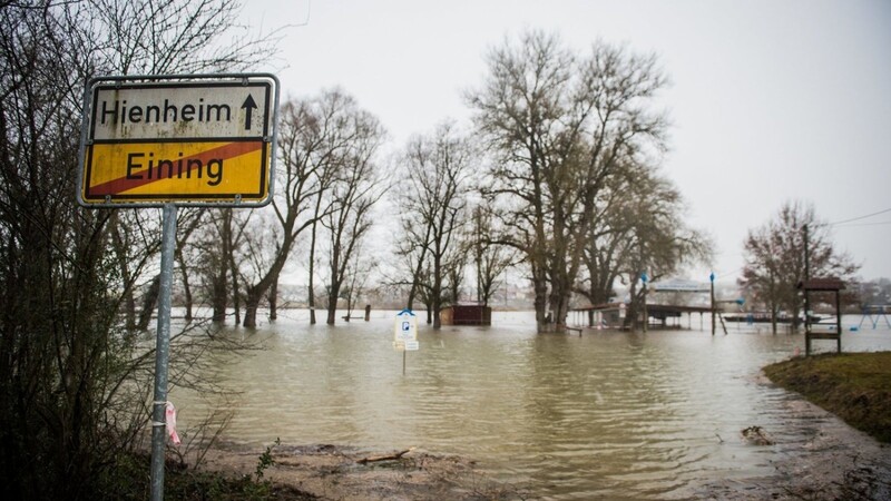 Im Landkreis Kelheim sorgte die Donau am Dienstag für örtliche Überschwemmungen.