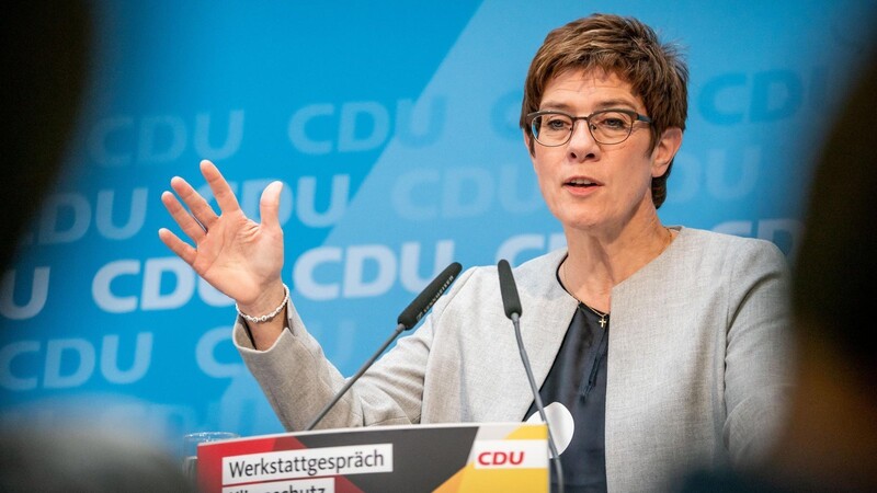 Annegret Kramp-Karrenbauer ist quasi abgetaucht, obwohl doch vor nicht einmal einer Woche zwei Landtagswahlen waren.