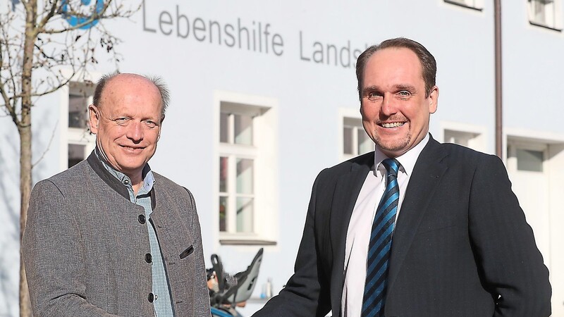 Vorstandsvorsitzender Hans-Peter Summer (links) mit dem Mann, der ab 1. April die Geschäfte der Lebenshilfe führen soll: Johannes Fauth