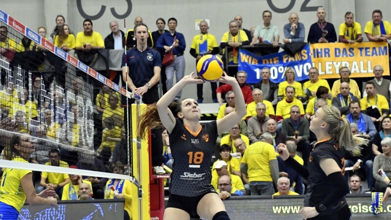 NawaRo Straubing um Zuspielerin Magdalena Gryka musste sich in Schwerin geschlagen geben.