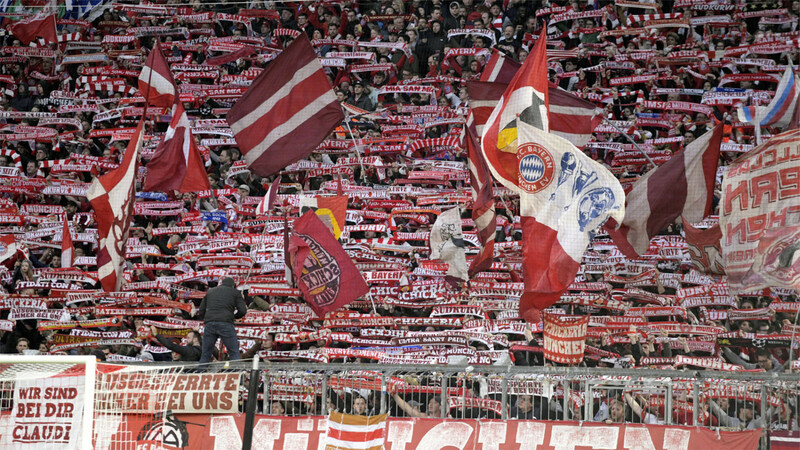 Stimmungsvoll: die Ultras des FC Bayern in der Südkurve.