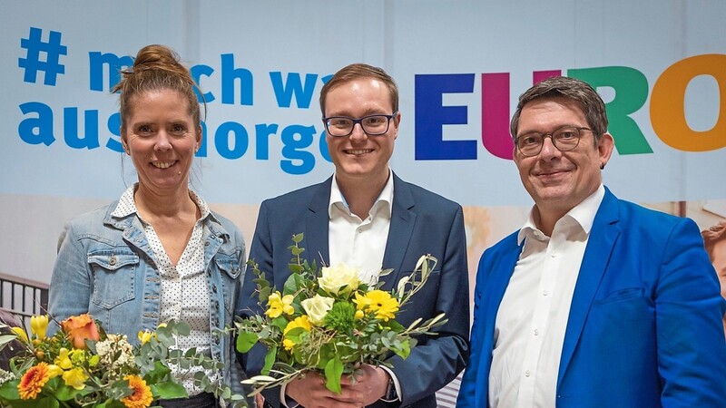 Der designierte BJR-Präsident Philipp Seitz (Mitte) mit Matthias Fack und der erneut gewählten Vize-Präsidentin Ilona Schuhmacher.