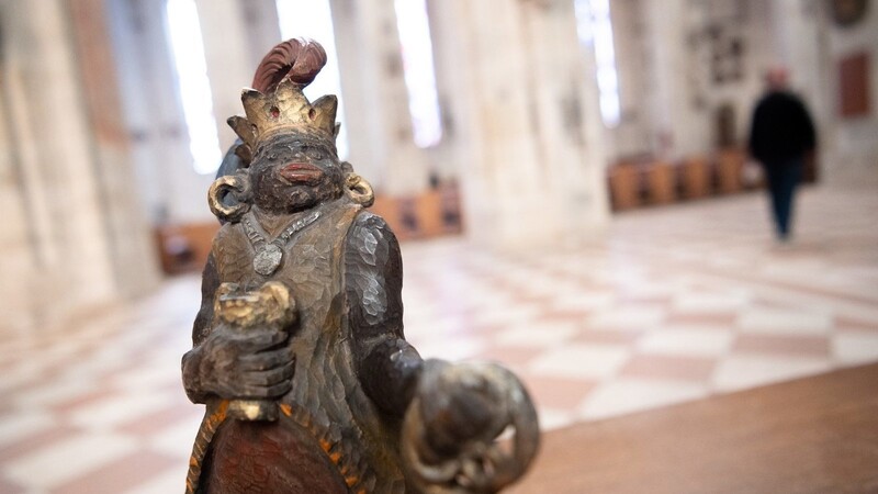 Um diese Krippenfigur geht es: Der "Melchior" der evangelischen Münstergemeinde in Ulm. Die Gemeinde möchte ihn und die anderen beiden Königsfiguren in diesem Jahr wegen rassistischer Merkmale aus ihrer Weihnachtskrippe verbannen.