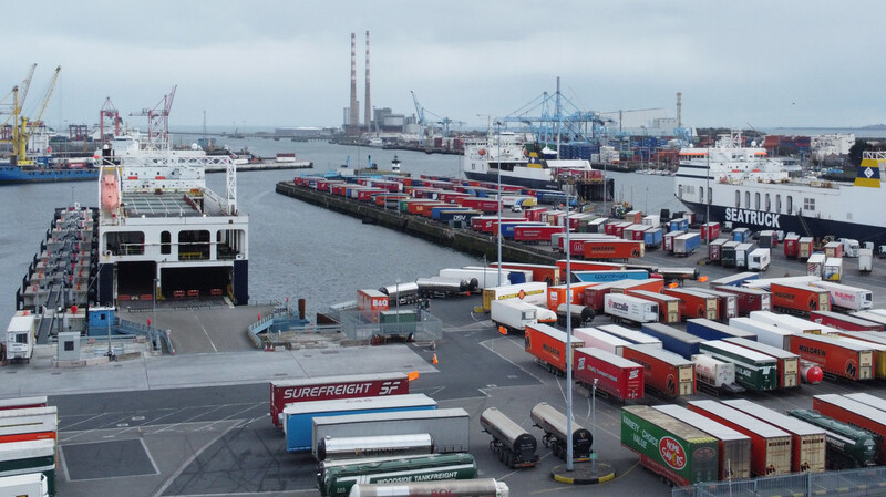 Blick auf den Dubliner Hafen - ein Symbol für den jahrelang schwelenden Streit um Brexit-Regeln für die britische Provinz Nordirland. Nun ist endlich ein Kompromiss gefunden worden.
