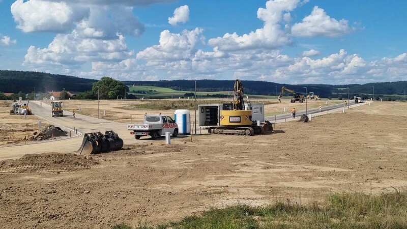 Mit dem Erdplanum konnte in dieser Woche die Erschließung des neuen Baugebiets "Am Glockenhof" im Schorndorfer Norden weitgehend abgeschlossen werden, auch die Baumaschinen sind inzwischen abgezogen.