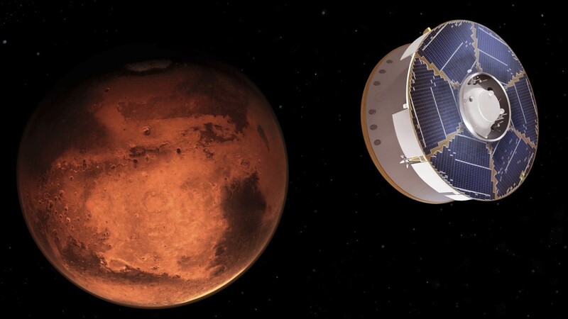 Die Raumsonde Mars 2020 (rechts) transportierte den NASA-Rover "Perseverance" bei der Annäherung an den Mars. Seit Februar erkundet das Fahrzeug die Planeten-Oberfläche.